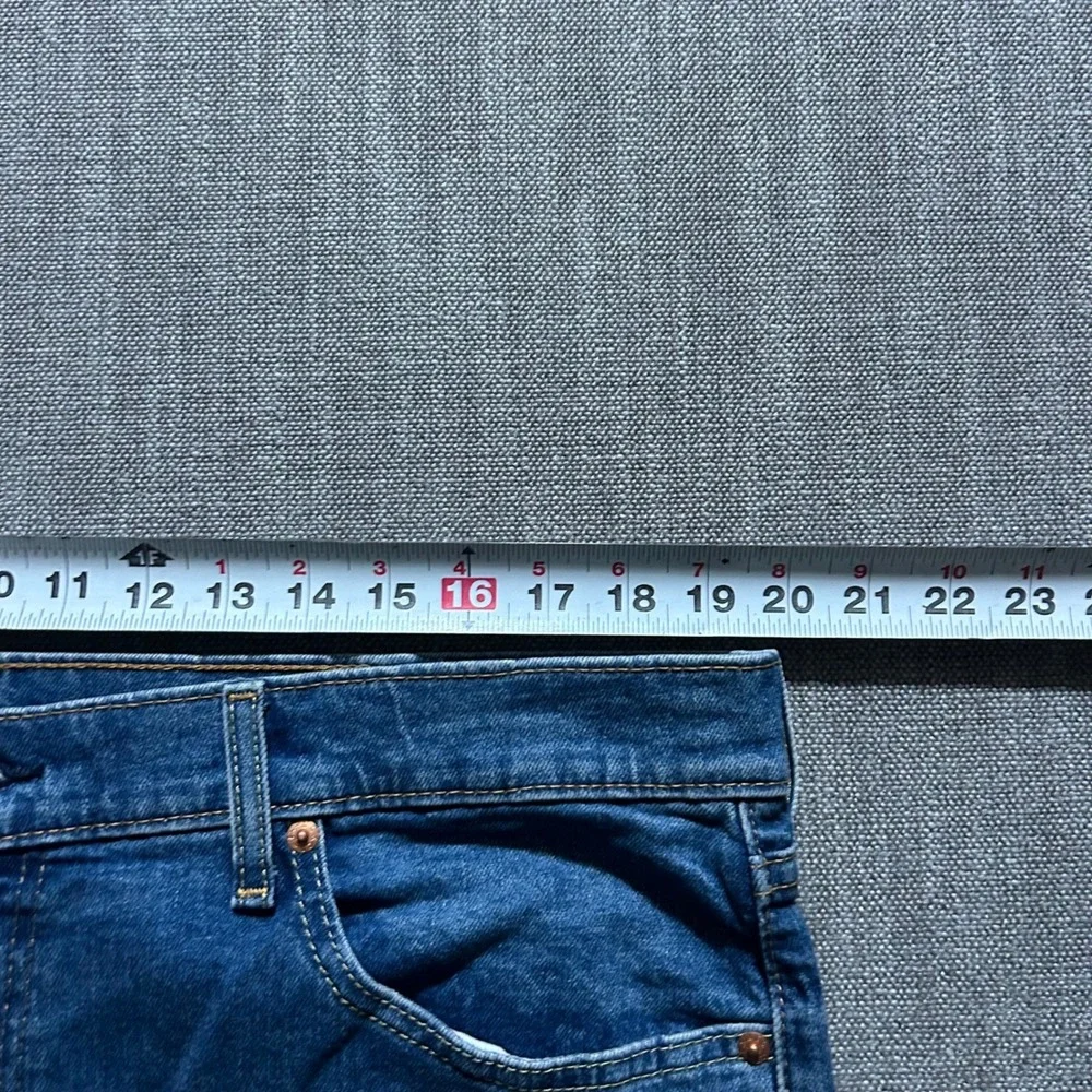 Levi's 505 Regular Fit Jeans Mens 40x30 Medium Wash Blue Straight Leg Denim